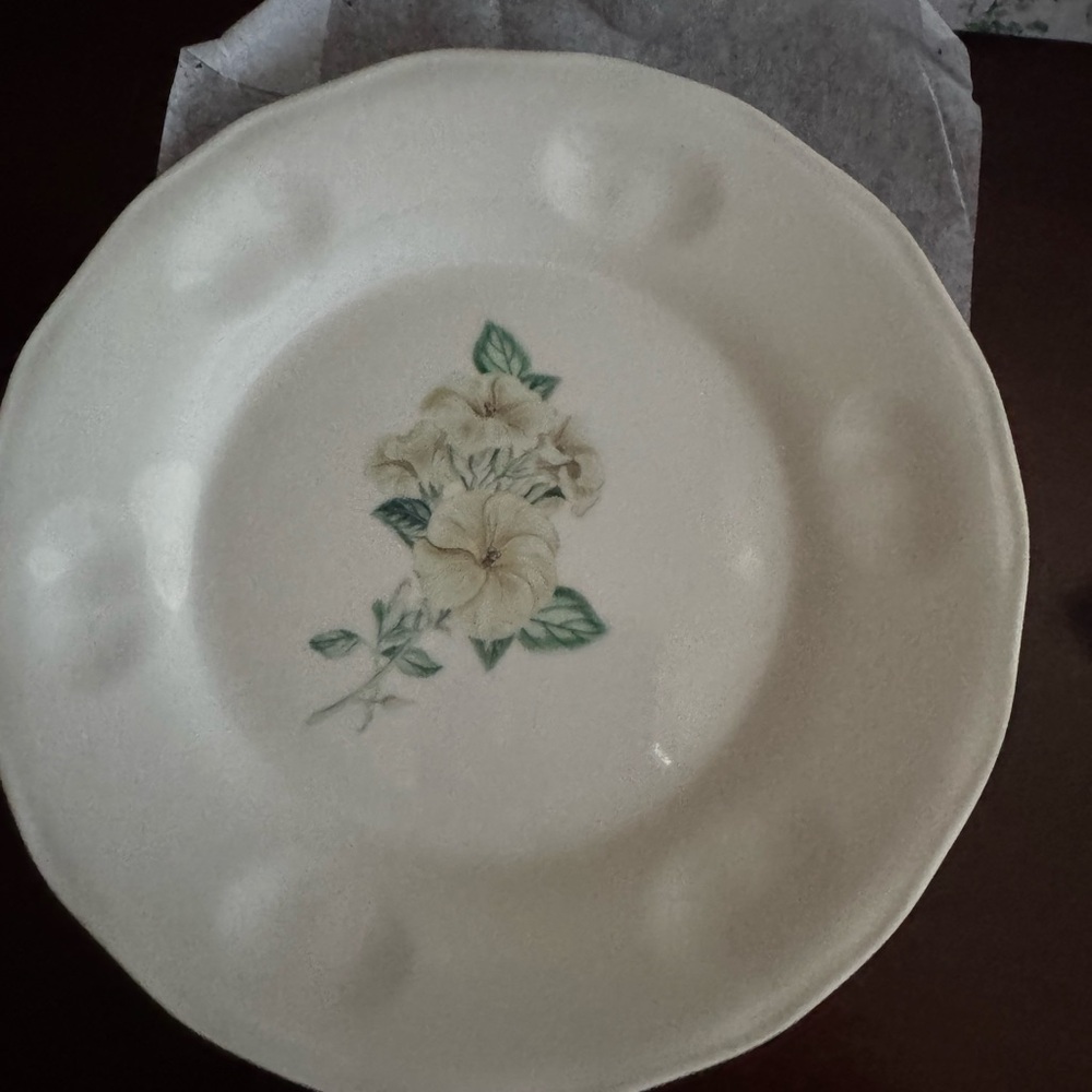 Pottery Barn & Monique Lhuillier Summer Blossom appetizer plate NWT - Picture 5 of 7